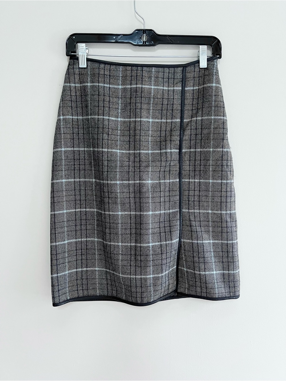 Banana Republic Vintage Wool Plaid Faux Leather Trim Wrap Front Mini Skirt, sz 2